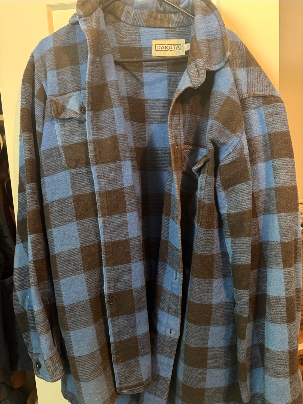 Dakota Men’s Blue and Black Plaid Lightweight Shacket